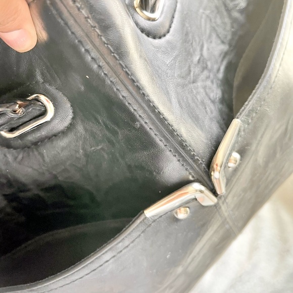 Bueno Leather Convertible Tote Bag - Picture 6 of 6